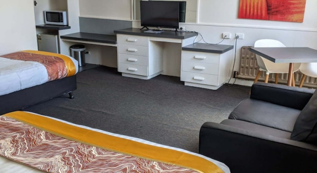 Номер Standard с балконом и с видом на парк Parklane Motel