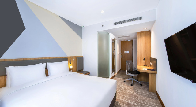 Holiday Inn Express Jakarta Menteng by IHG, Book Hotel Hotels in Jakarta with Parking, Parking