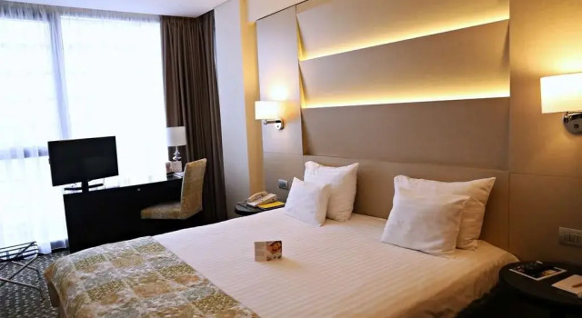 Golden Tulip Victoria Bucarest