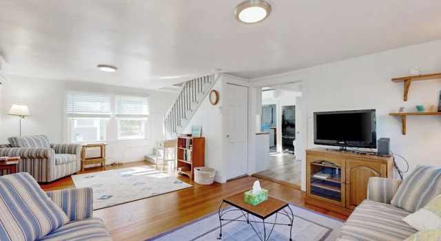 Charming 3BR Cottage Near the Beach w/ Deck, Prenota Casa vacanze Oak Bluffs Martha's Vineyard