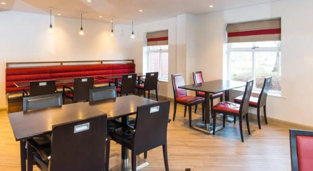 Кровать в общем номере Holiday Inn Express Bristol Filton by IHG