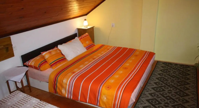 Apartment BENCI, Rezerwuj Apartament Hotele w Central Bohemia z parkingiem, Parking