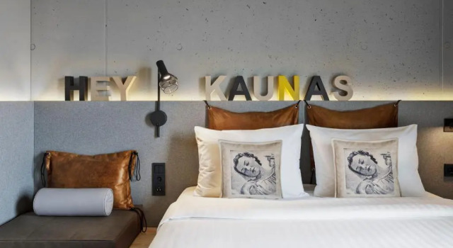 Двухместный номер Moxy Sleeper Отель Moxy Kaunas Center