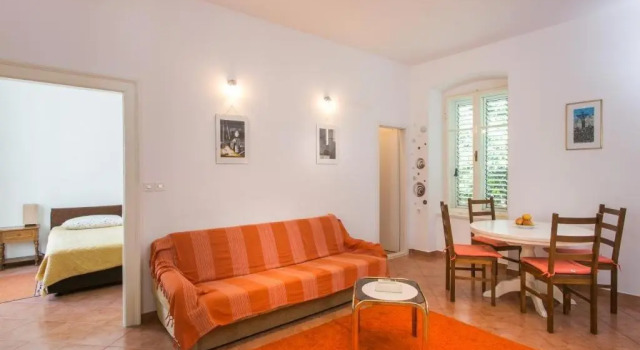 Apartment Tranquilo- Two Bedroom Apartment With Garden View