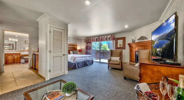 Forest Suites Resort at the Heavenly Village, Забронировать Курортный отель Саут-Лейк-Тахо South Lake Tahoe Area, рядом с Tahoe Blue Event Center