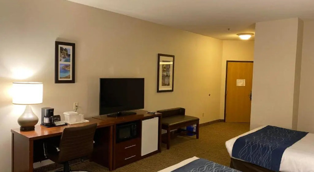 Четырёхместный номер Standard Comfort Inn Marina on the Monterey Bay