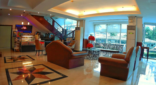The Golden Peak Hotel & Suites powered by Cocotel
