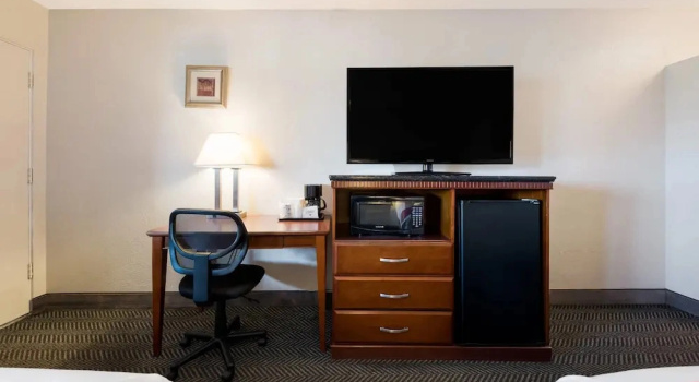 Четырёхместный номер Standard Rodeway Inn South San Francisco Airport