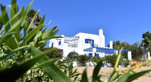 Вилла Villa Blue & White at Golden Beach