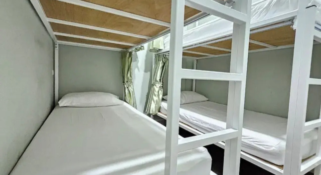 Кровать в общем номере (женский номер) Baanpin Hotel and Cafe
