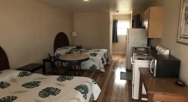 Cruz In Motel