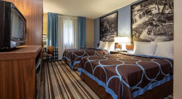Номер Standard Super 8 Steubenville
