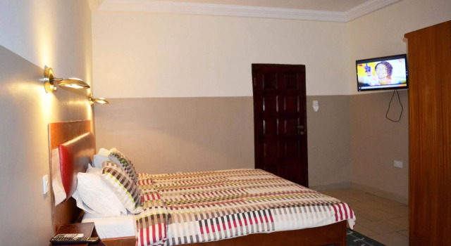 Kunta Kinte Hotel