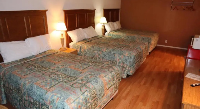 Трёхместный номер Standard Silver Sands Motel