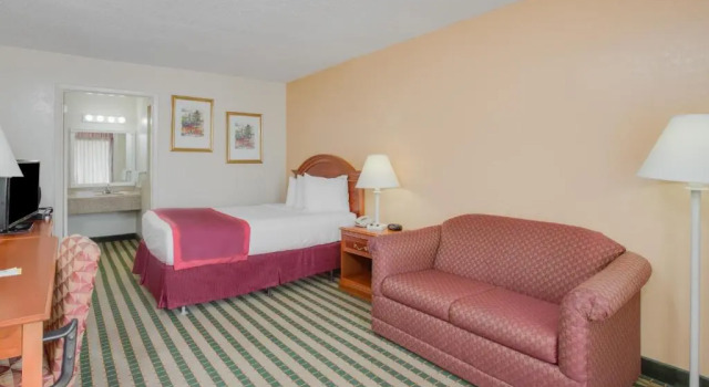 Двухместный номер Deluxe Days Inn by Wyndham Asheville West