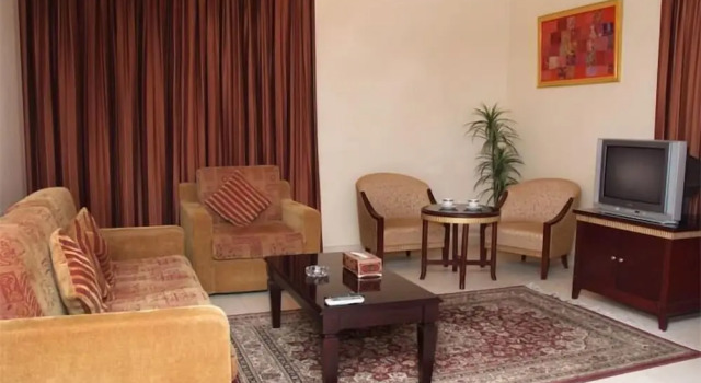 Полулюкс Al Sharq Hotel