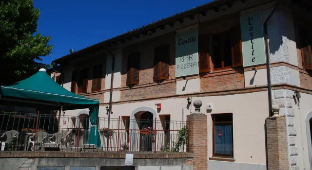 Il Cortile, Book Hotel Valtopina Umbria
