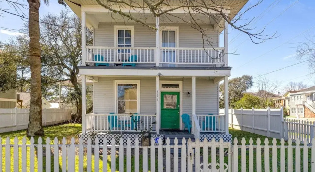 Seas The Breeze 4 Bedroom Home