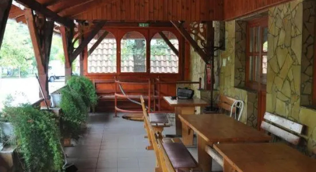 Kiskastély Fogadó-Étterem, Reservar Hotel Fuzesgyarmat 