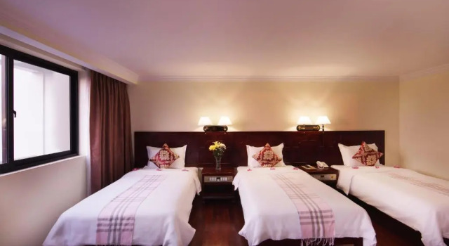 Трёхместный номер Deluxe Smiling Deluxe Hotel