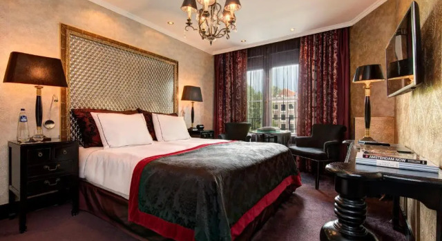 Двухместный номер Standard с видом на канал The Toren Amsterdam, by The Pavilions