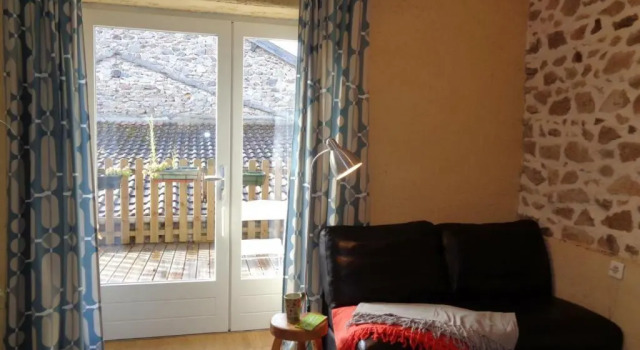 Appartement Saint-Priest-la-Prugne, 1 pièce, 2 personnes - FR-1-496-224, Rezervasyon Daire  