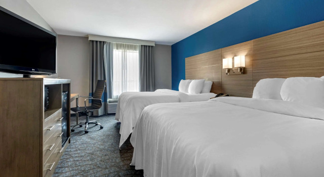 Четырёхместный номер Standard Comfort Inn & Suites Mansfield
