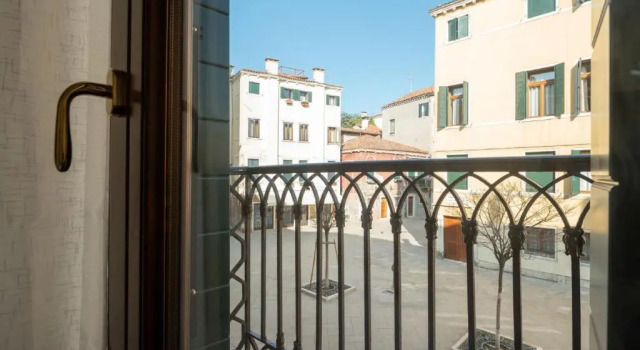 Апартаменты Dorsoduro Charme Apartments