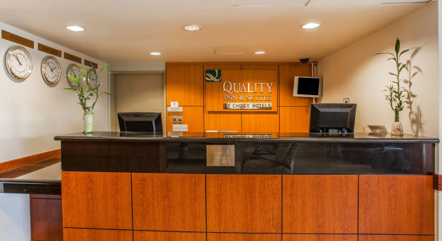 Quality Inn & Suites Everett, 预订 酒店 埃弗里特 华盛顿州