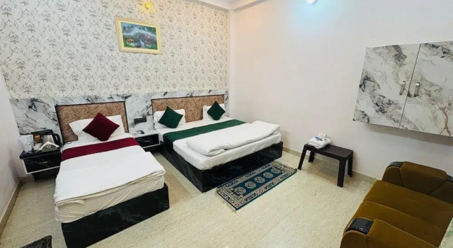 Трёхместный номер Deluxe Shri Radhe Radhe Paying Guest House