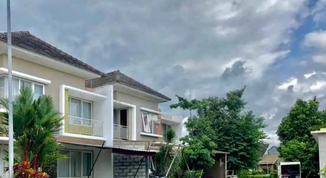 Gerbera 4BR Villa Springhill Garden Malang, Book Villa 3-Star Hotels in East Java, 3*