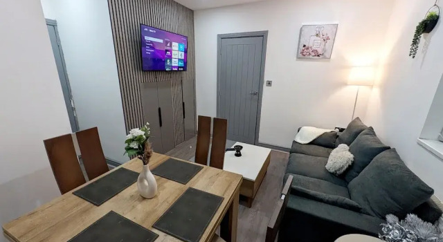 Spacious and Comfortable Modern Rooms, Varaa Huoneistohotelli Apart-hotellit kohteessa Merseyside, Huoneistohotelli