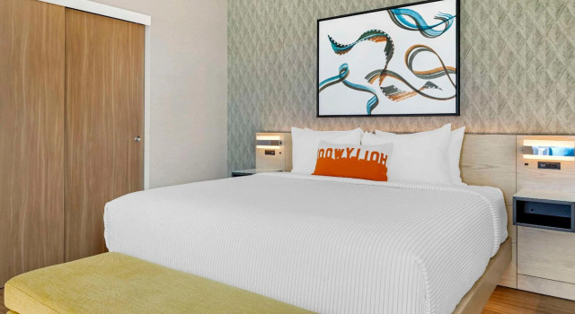 Cambria Hotel Burbank Airport, Забронировать Отель Бербанк San Fernando Valley