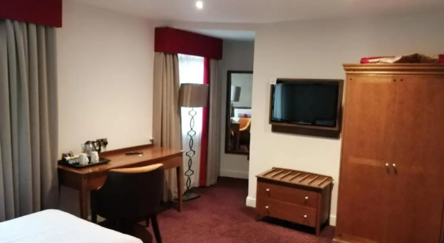 Четырёхместный номер Privilege Mercure Doncaster Centre Danum Hotel
