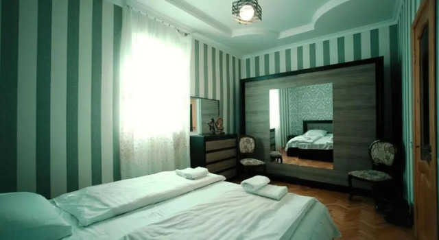 Коттедж с 3 комнатами Apartment OLD KUTAISI