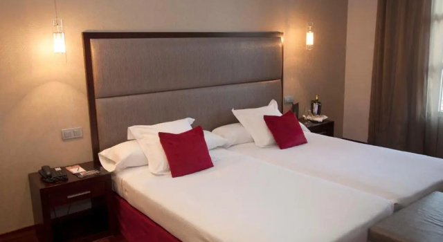 Трёхместный номер Standard Hotel Compostela