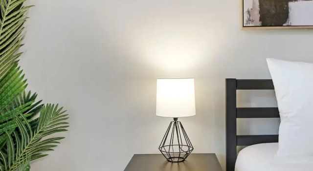 Lovely 1BR in Evanston -Elmwood 105, Забронировать Отель Отели Иллинойс 3 звезды, 3*