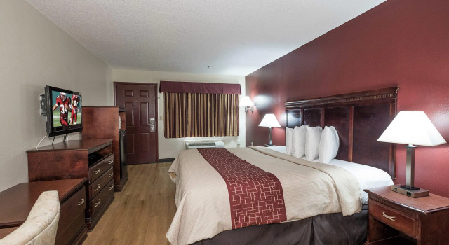 Номер Superior Red Roof Inn Chipley
