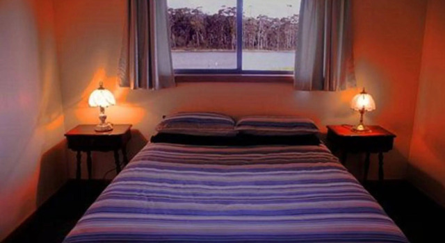 Lake Yalleena Nature Retreat, Book Hotel Lake Leake Tasmanien