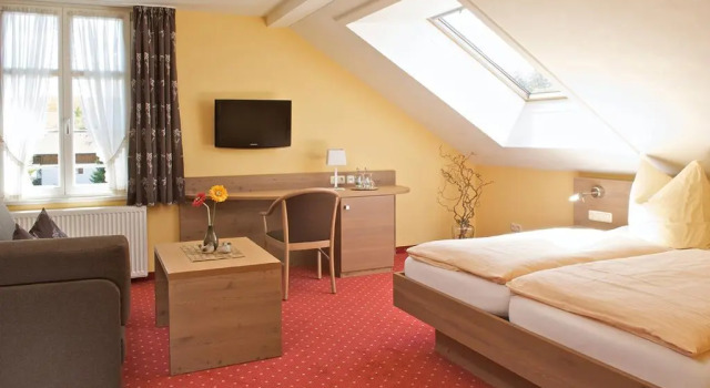 Landgasthof Rössle - Beim Kräuterwirt, Varaa Hotelli Hotellit Baijeri pysäköinnillä, Pysäköinti