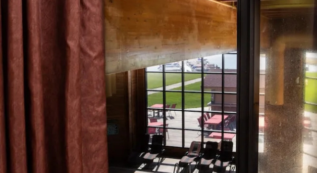 Четырёхместный номер Standard с красивым видом из окна Cedar Shore Resort