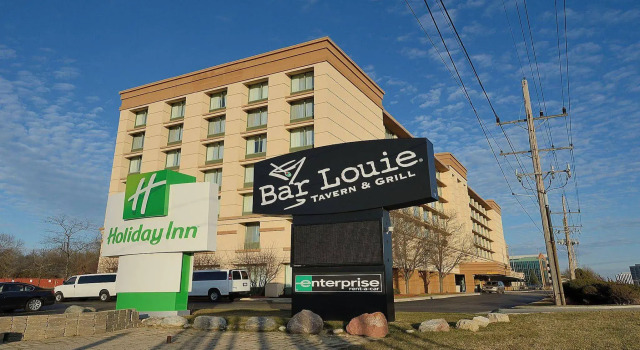 Holiday Inn Chicago Oakbrook by IHG
