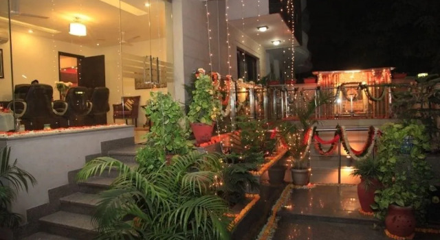 Indiyaah Inn, Rezerwuj Hotel Gurugram 