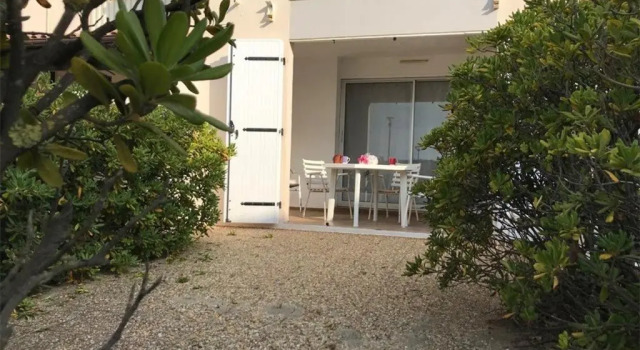 Appartement Port Leucate, 2 pièces, 4 personnes - FR-1-81-56, Book Lejlighed Hoteller i Corbières med parkering, Parkering