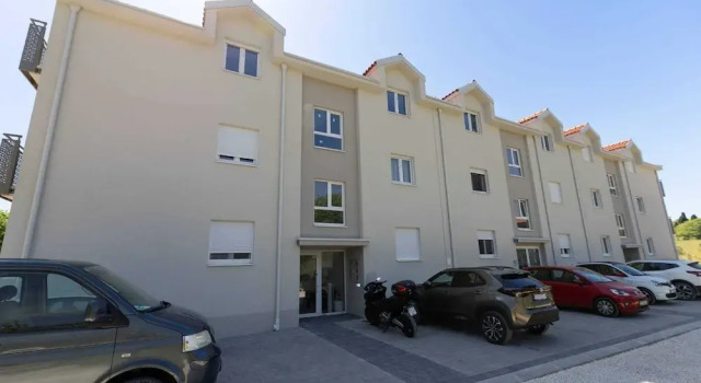 Kastel Stari Sunny Downtown Apartment With Terrace, Rezervați Apartament Kastel Stari Kaštela