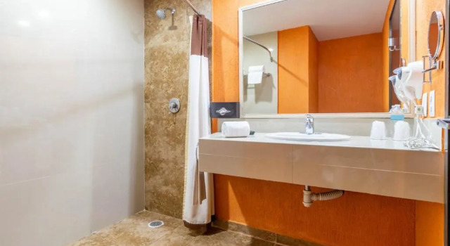 Четырёхместный номер Standard Paris FC Hotel
