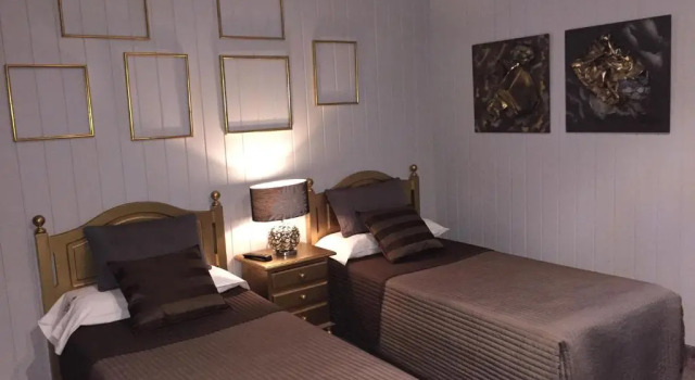 Hostal Sant Marti, Забронировать Отель Отели Пучреч с парковкой, Парковка