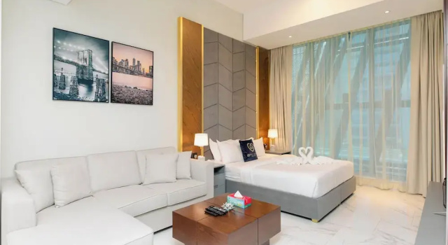 Студия Simply Comfort Vacation Homes Rental Spacious Apts in J One Canal Views Quiet & Central