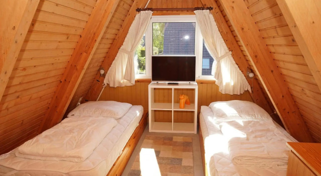 Zeltdachhaus _ grosse Terrasse _ m