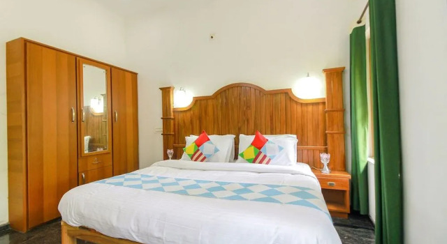OYO Home 26987 Exotic Stay, Забронировать Отель Отели Велламундра с парковкой, Парковка